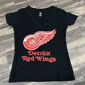 Detroit Red Wings NHL Women's Black V-Neck T-Shirt